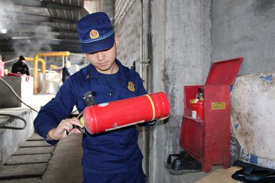 古丈县开展易燃易爆场所消防安全检查，确保消防设备完好有效